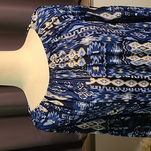 West Loop Patterned Top - Picture 3 of 9